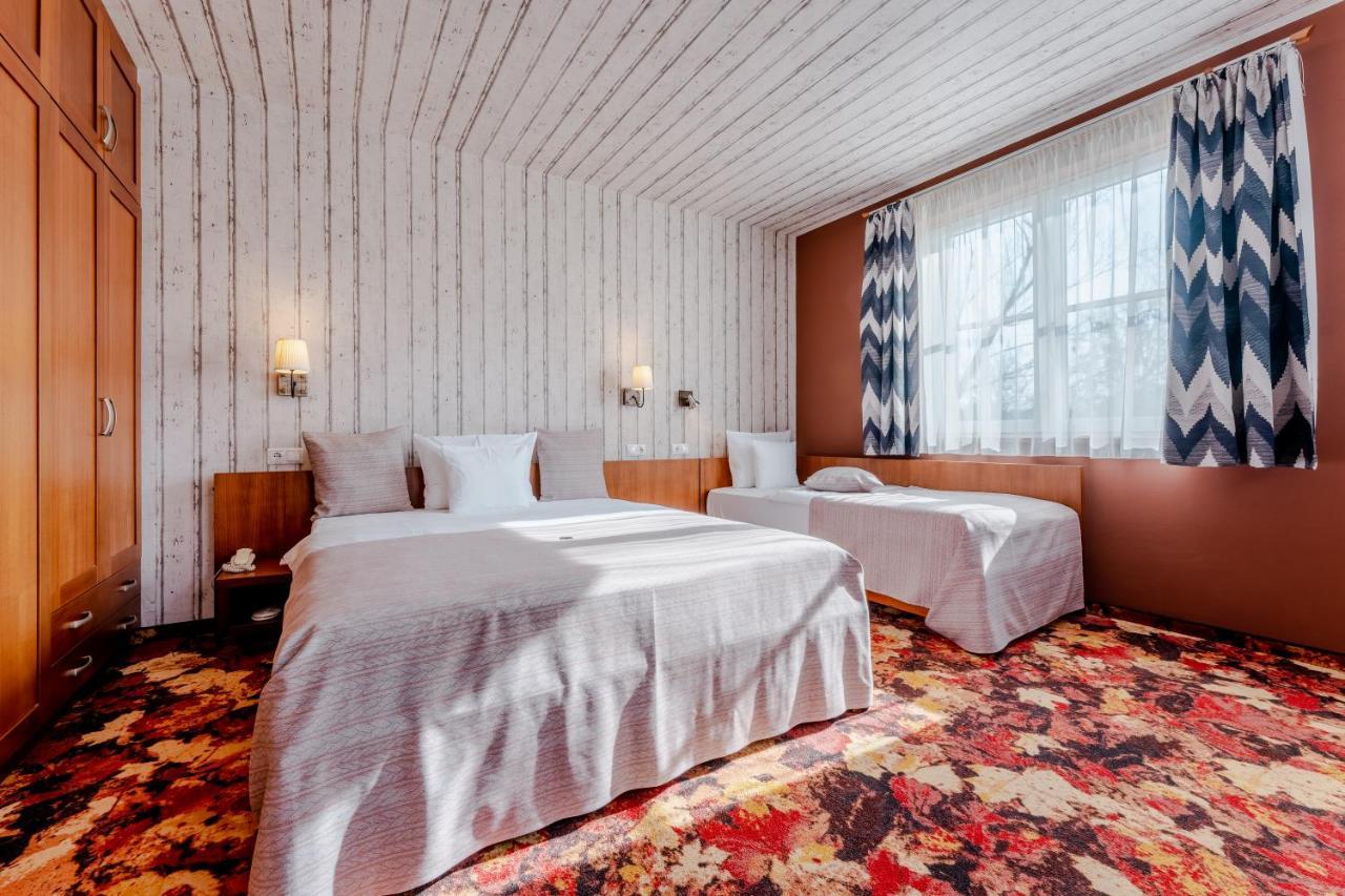 Hotel Lajta Park Mosonmagyaróvár الغرفة الصورة